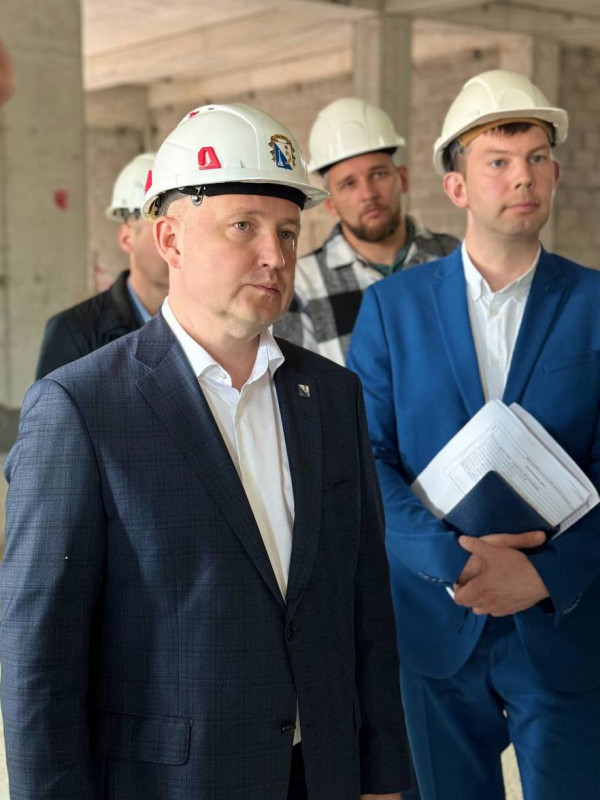 Глава Севастополя провёл выездное совещание на стройплощадке медицинского кластера: как продвигаются дела?