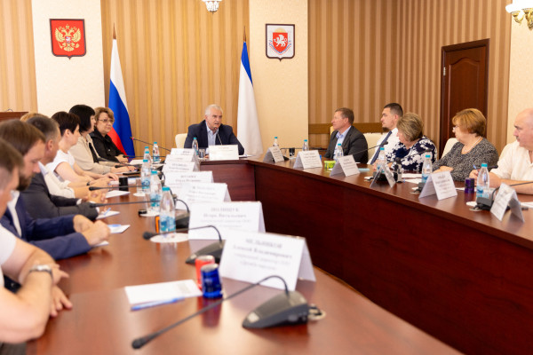 &laquo;Необходимо идти в ногу со временем&raquo;. Как в Крыму решается кадровый вопрос?