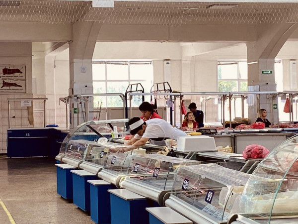 На севастопольском рынке прошла проверка качества и безопасности продуктов: контроль усилен по поручению губернатора