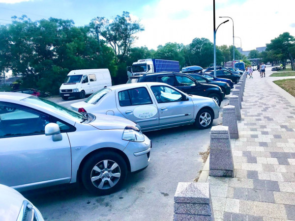 Новые парковки в Севастополе будут, но севастопольцев хотят пересадить на общественный транспорт 