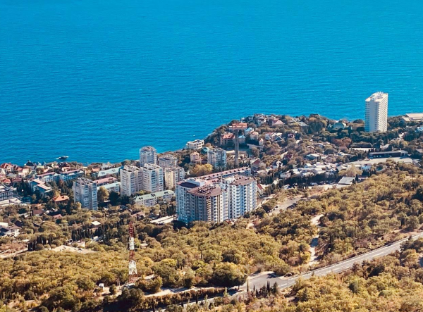 Источник: архив «ИНФОРМЕРа» Где дешевле аренда квартир: в бурном Севастополе или стабильном Симферополе? Итоги 2025 года.