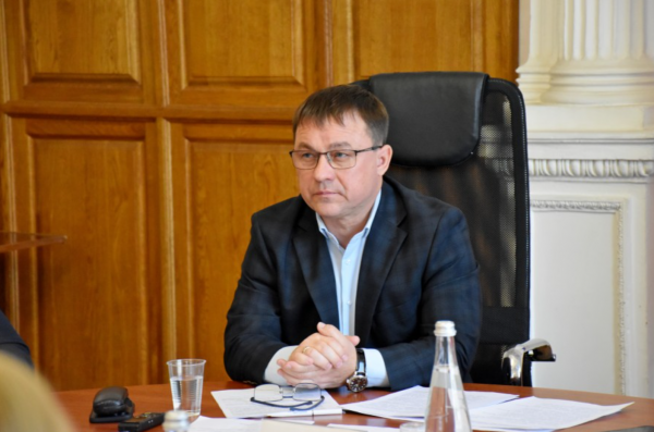 После цифр и фактов от депутата Ярусова: какие практические шаги комитета по образованию, науке, культуре, спорту и молодёжной политике больше всего волнуют севастопольцев?
