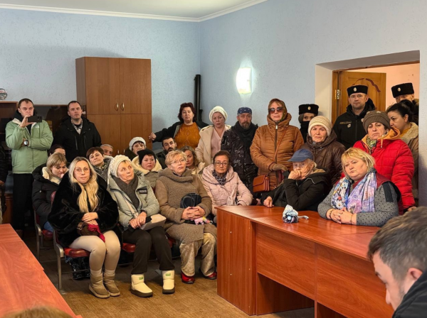 Встреча с жителями села Орлиное. Источник: департамент транспорта севастополя/Вконтакте