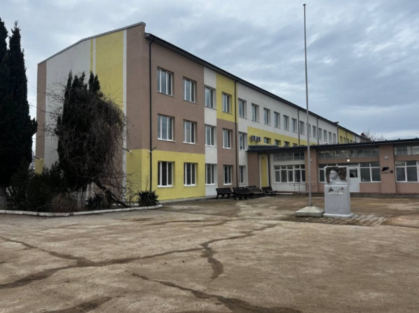 61 год ожидания: центр Ревякина в Севастополе на финише