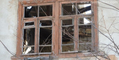 «Сами и сносите»: почему в Севастополе аварийный дом с износом 70% продолжают населять люди