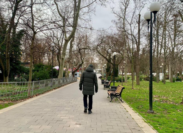 Отдых или пустая трата времени: как жители Крыма относятся к безделью