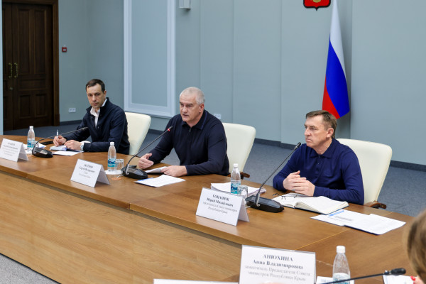 Источник: правительство РК Крым без отписок: как Сергей Аксёнов встряхнул муниципалитеты?