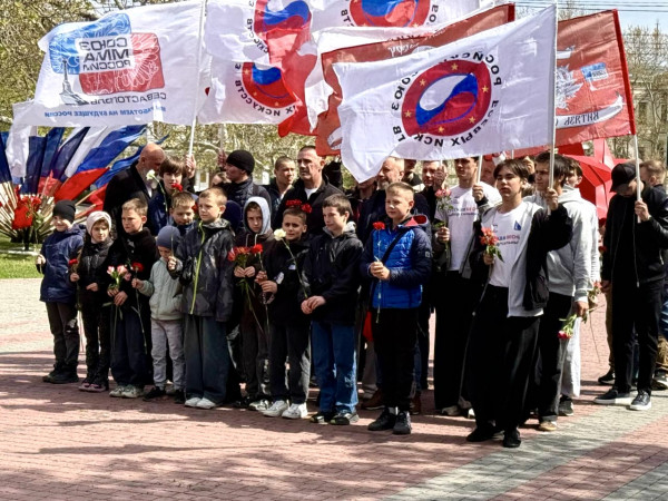 Источник: Федерация ММА Севастополя «Эстафета Побед» в Севастополе: спортсмены, ветераны и молодёжь возложили цветы к Вечному огню