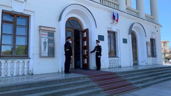 Источник: архив «ИНФОРМЕРа» Севастополь на майские праздники снова показал свою главную силу — не пляжную, а историческую