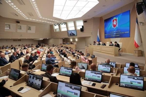 Источник фото: Государственный Совет Республики Крым госсовет