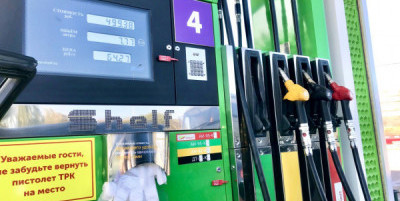 В Крыму полностью запретили продажу бензина за наличные на фоне острого дефицита топлива