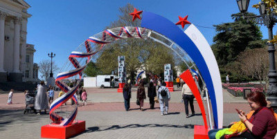 Cтало известно, сколько работников в Крыму планируют продлить свои выходные на День России