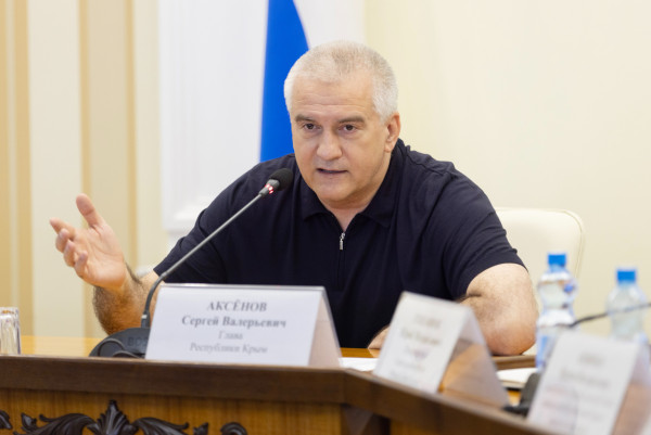Один рабочий день на решение задачи или увольнение &mdash; Аксёнов объявил войну крымской бюрократии