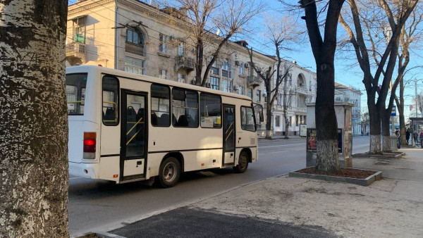 В Севастополе начнут действовать новые ограничения для заказных автобусных перевозок: на кого правила не распространяются?