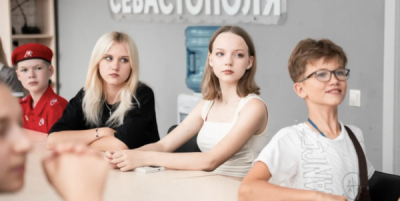 Как не стать жертвой травли в сети: в Севастополе прошел урок цифровой безопасности