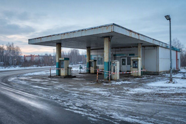 Фото: Шедеврум Закат независимых АЗС в России: хроника одного кризиса