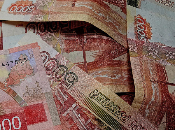 Наличные vs безналичные: почемуцентральный банк России делает ставку на кэш?