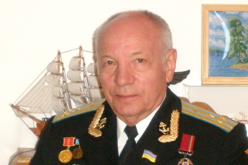Кому живётся хорошо и весело нынче