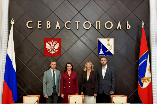 Фото: @alexandraromanenko Александра Романенко: как сеть гипермаркетов «Уютстрой» стала социальным институтом в Севастополе и почему поддержка сотрудников выгоднее, чем просто оклад